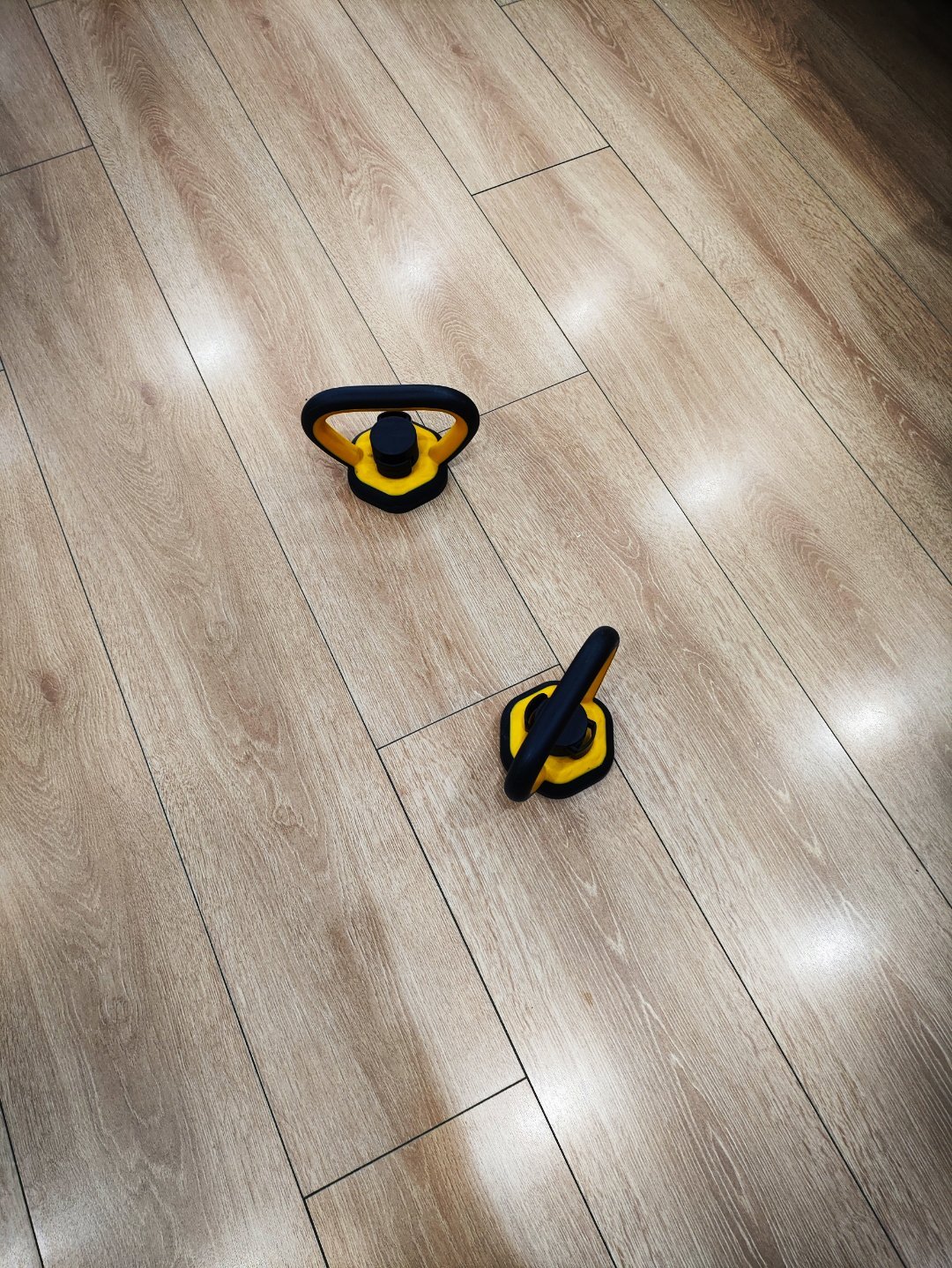 同学们早ﾉ☀随便弄几十个俯卧撑算了，接下来停一周酒