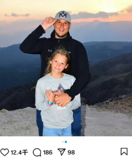 估计现在全网最难受的人是李的男朋友了毕竟李去上海参加Zeus的比赛都是男朋友