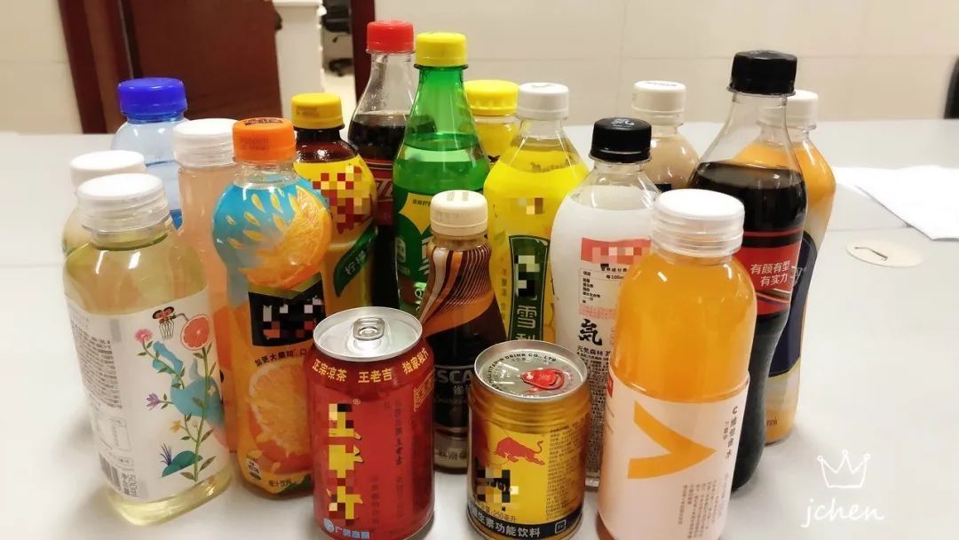 原来可乐是最公平的饮料冷知识：可乐虽然也不健康，含糖量高，但其实和你喝的那些乱七