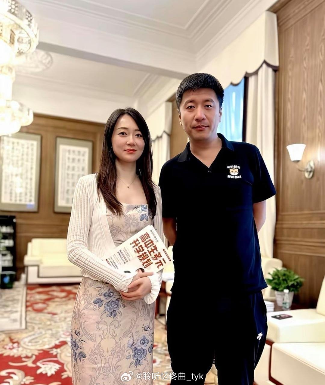 张雪峰走后，李丽婧称不会改嫁、躺平跑路或当网红老板，会以股东和母亲身份幕后控局、
