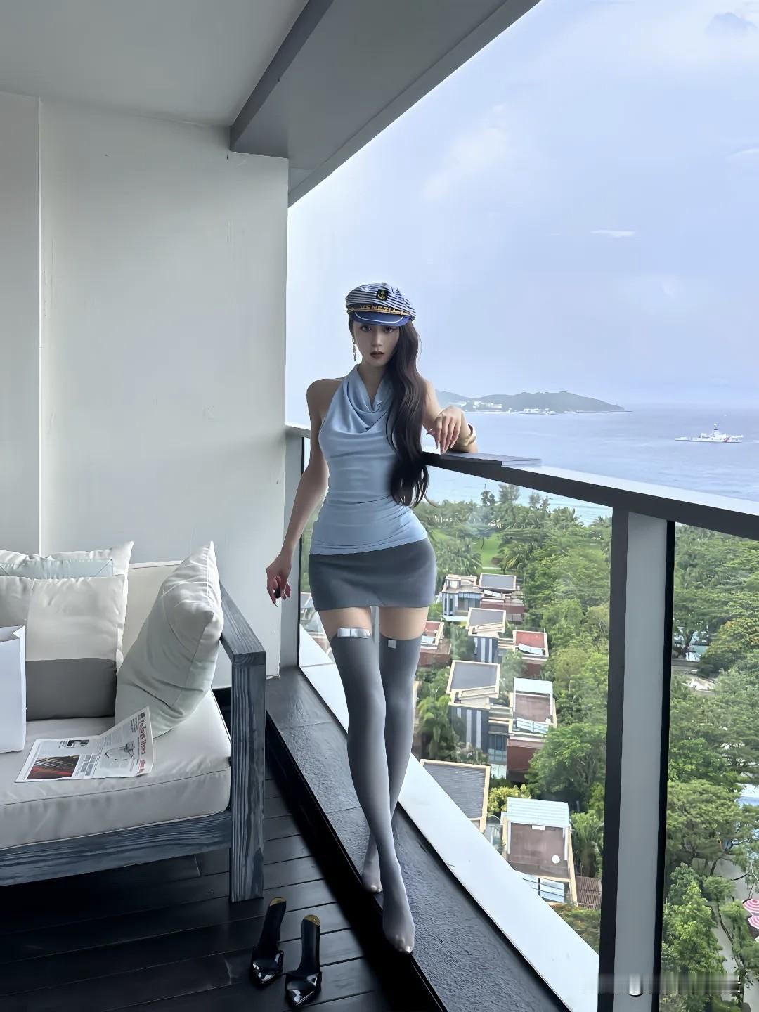 枫叶🍁|优雅灰丝她很迷人，因为她擅长做自己选择一双什么样的高跟鞋好看?时尚穿