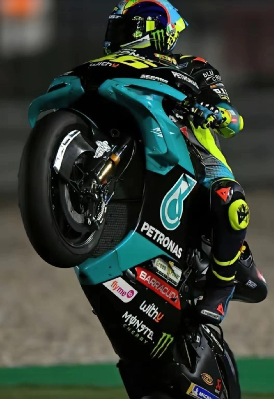 看到荷兰站的通报，我直接笑出了声。​这吃相，太难看了。晚上十点排位赛，下午五