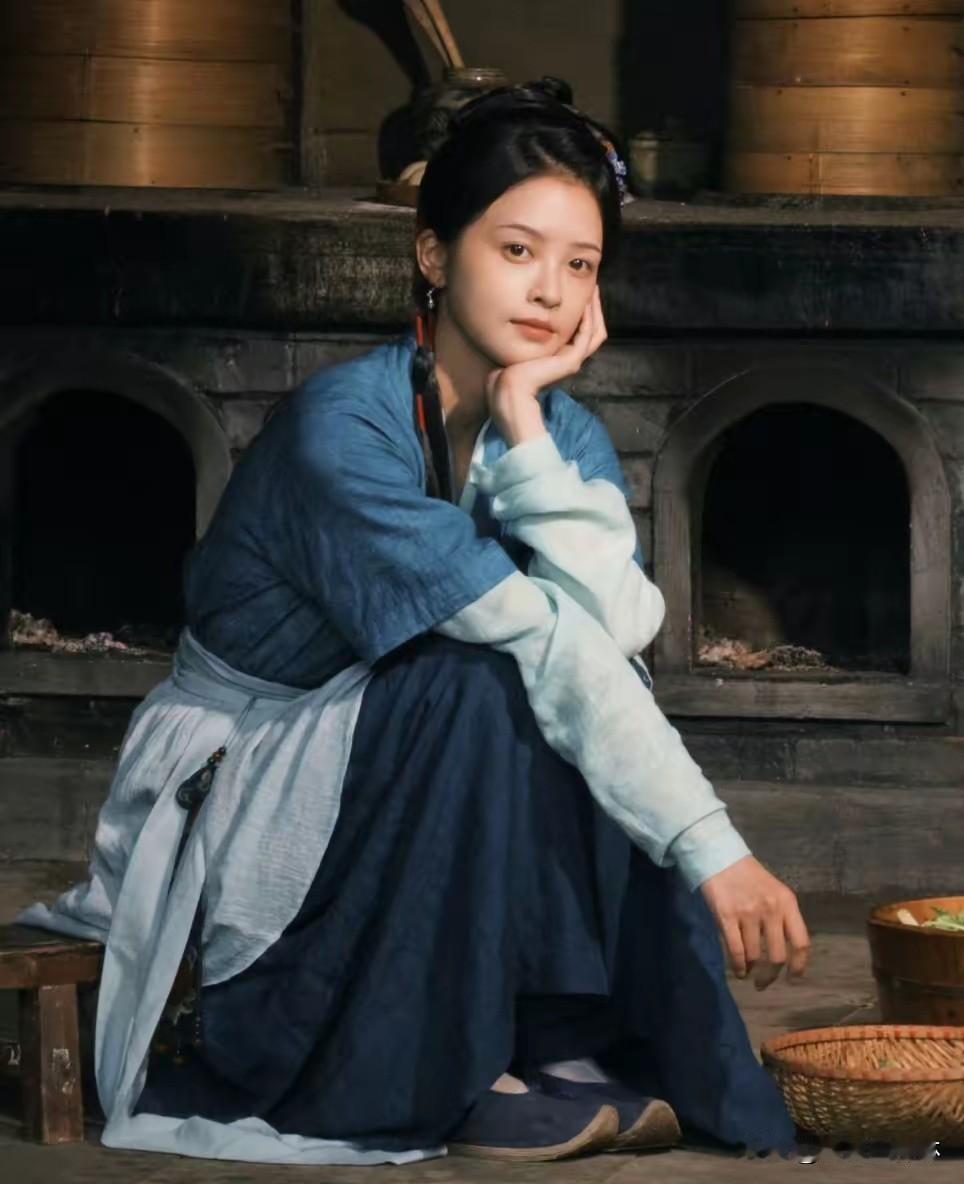 九年了，她演了二十多部戏，没几个人叫得出名字。直到她在《兰香如故》里演了一