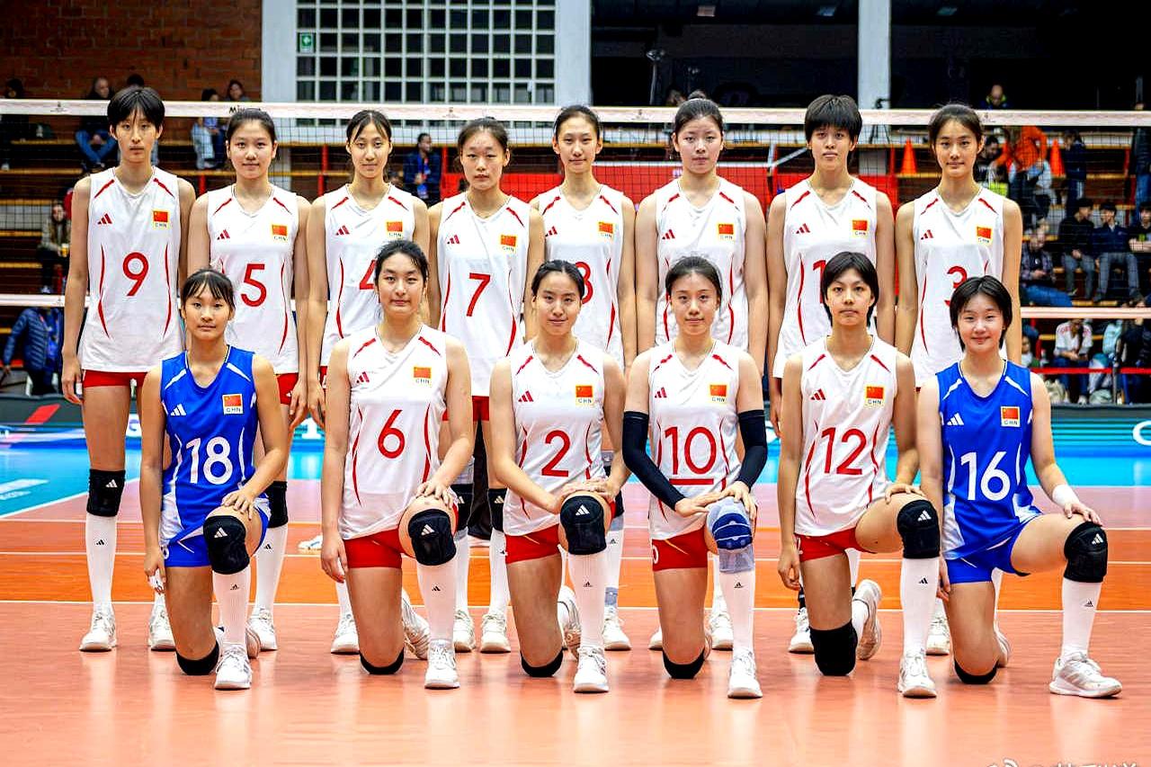 今早盯着U17女排世锦赛16进8，最扎眼的不是谁赢了，而是日本女排又被打懵了。