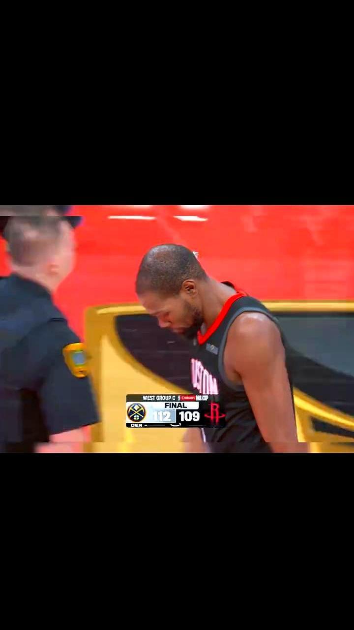 十分自责。在火箭输给掘金之后，杜兰特没给任何人打招呼这场球火箭输得憋屈：