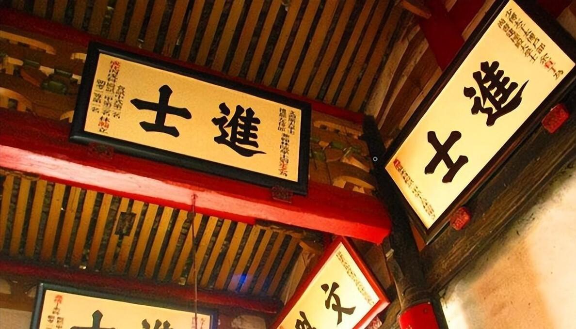 27岁中进士，45岁升巡抚：乾隆一朝此人堪称汉人督抚天花板2广西临桂山村里一个农