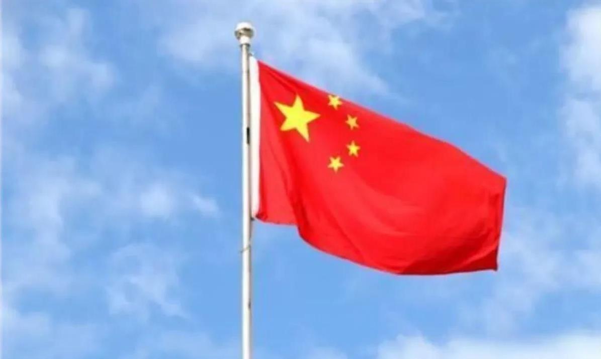 美国对我们翻脸！我们刚在稀土管制方面开了口子，没想到美国立马翻脸，对我们进行更加