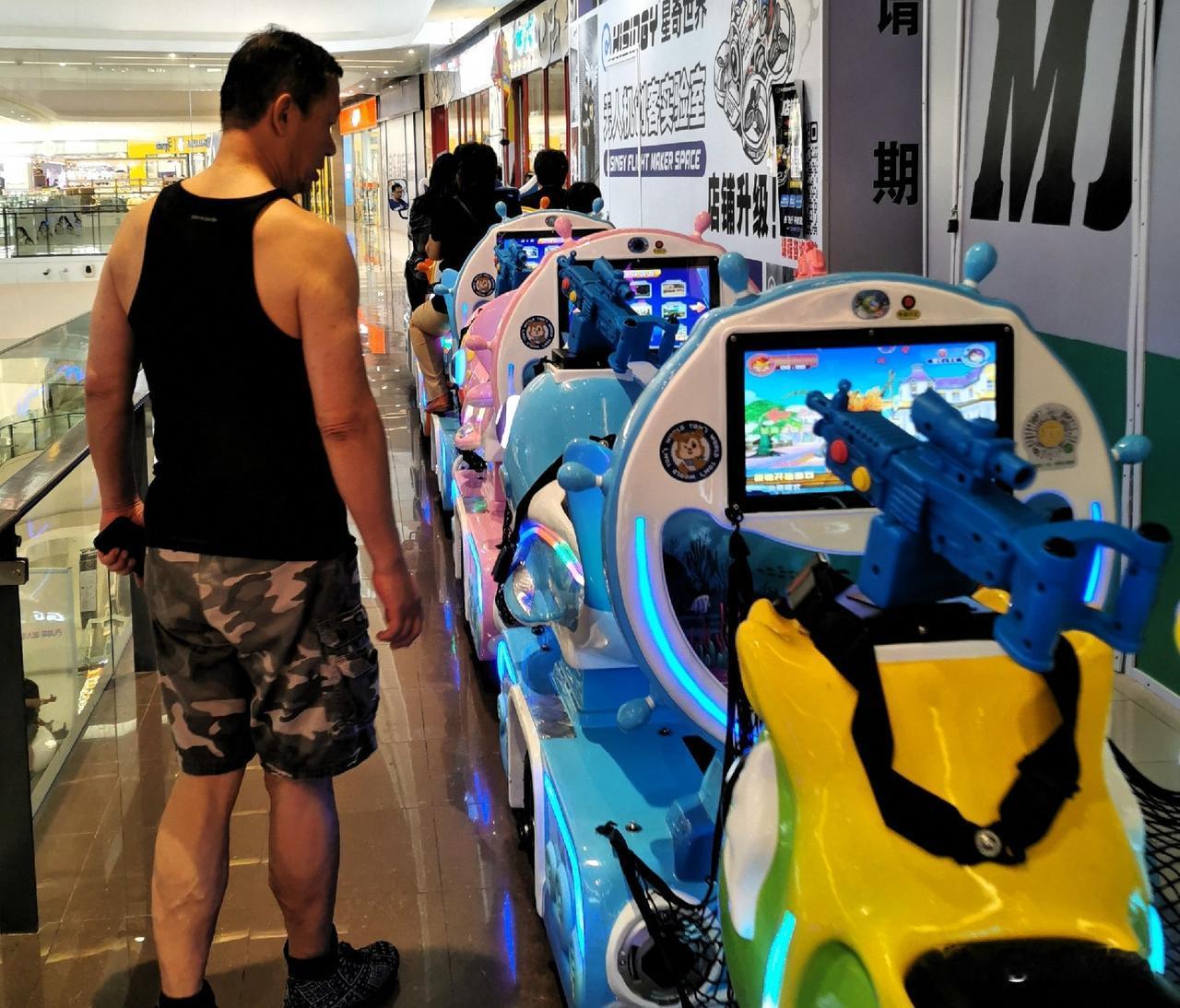 大连突破35℃，热蒙圈了！今天上午，大连市气象台发布高温黄色预警信号，预计2