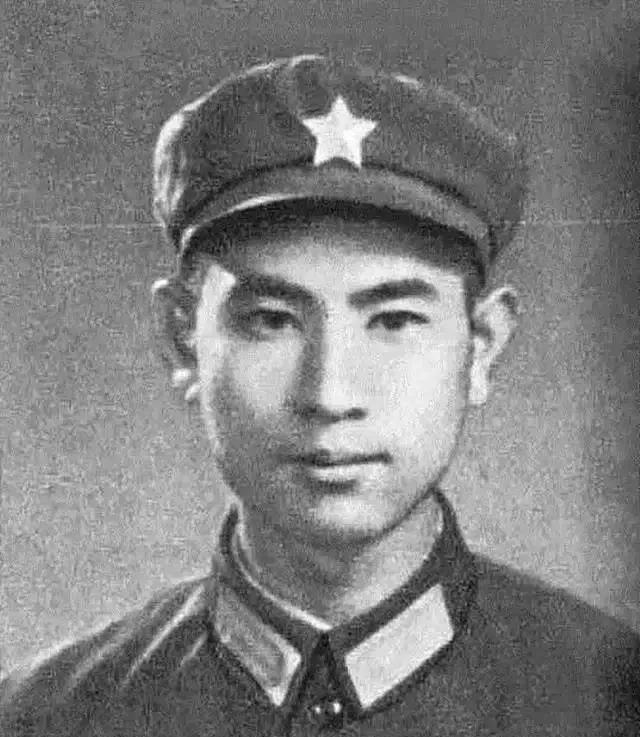 1979年,罗正和偷袭越军阵地时,手中的枪忽然打不响,而越军已经发现了他,他大惊