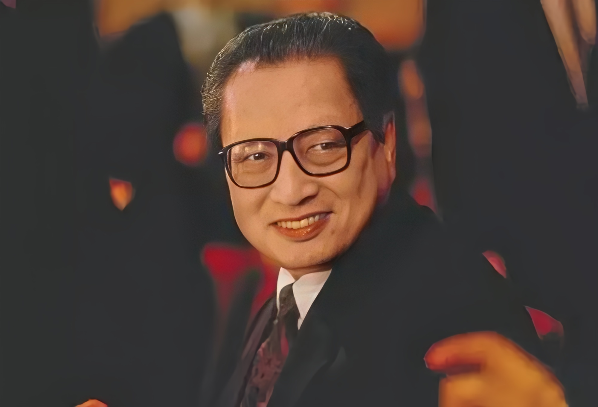 1987年十三大召开，为了党的事业，陈云主动退出领导岗位，不再担任中纪委书记了。