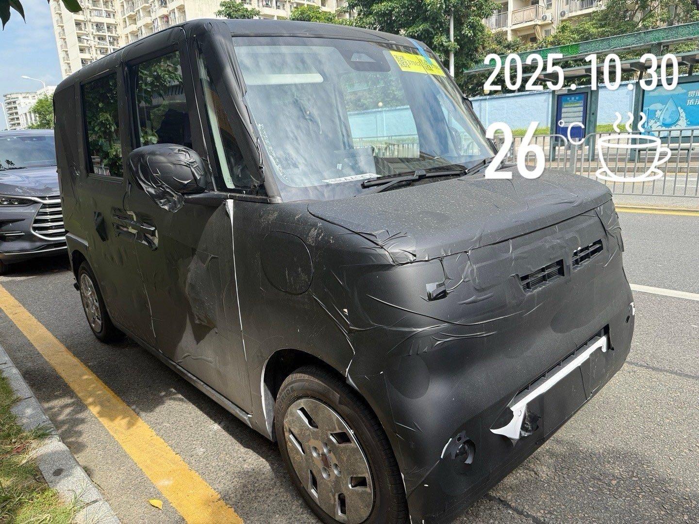 比亚迪的KcarRACCO。那边在日本东京车展发布,这边就在国内活捉到了测试
