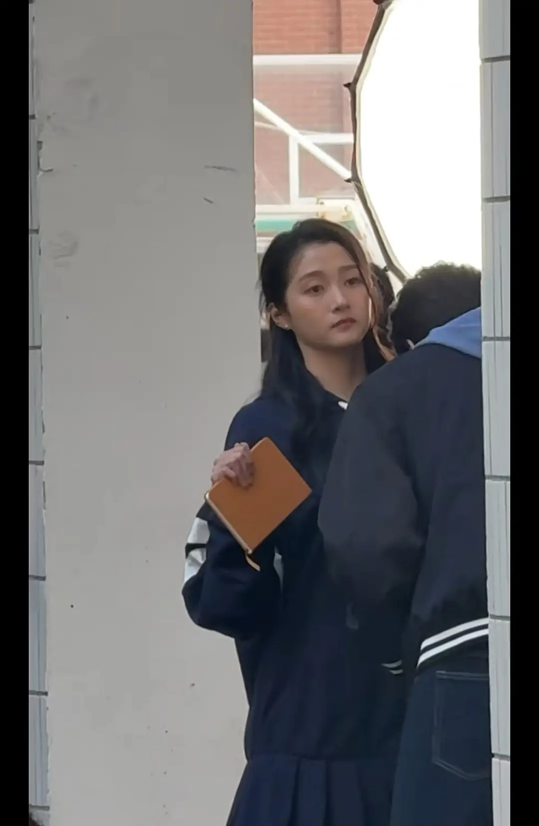 不是，关晓彤真的好显老啊，真的感觉不再年轻了