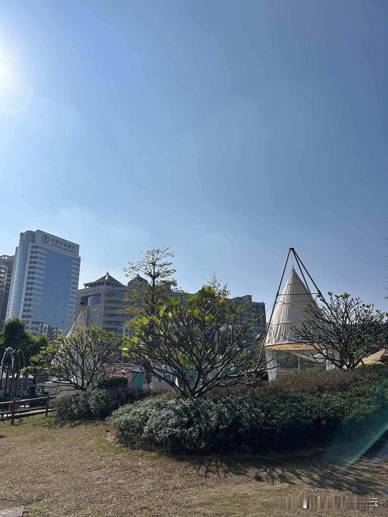 如何去看或者说如何判断一个人的人品，他是否是一个小人呢？如果是一个小人，必定