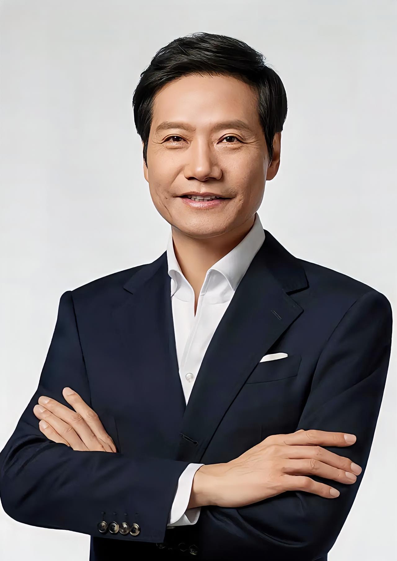 终于弄明白了，为什么央视会公开点赞雷军和小米SU7不是简单夸一台车，也不是给