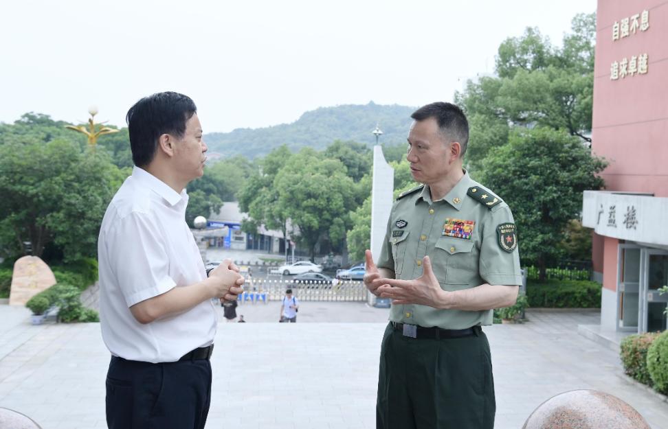 国防科大新校长上任不干常规事啊！俗话说，新官上任三把火，6月26日，国防科大新校
