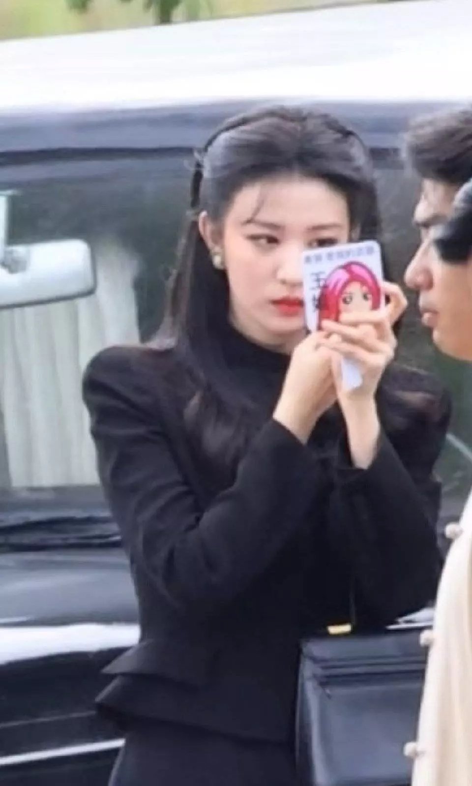 大肥丫头好自恋啊，哈哈哈​​​