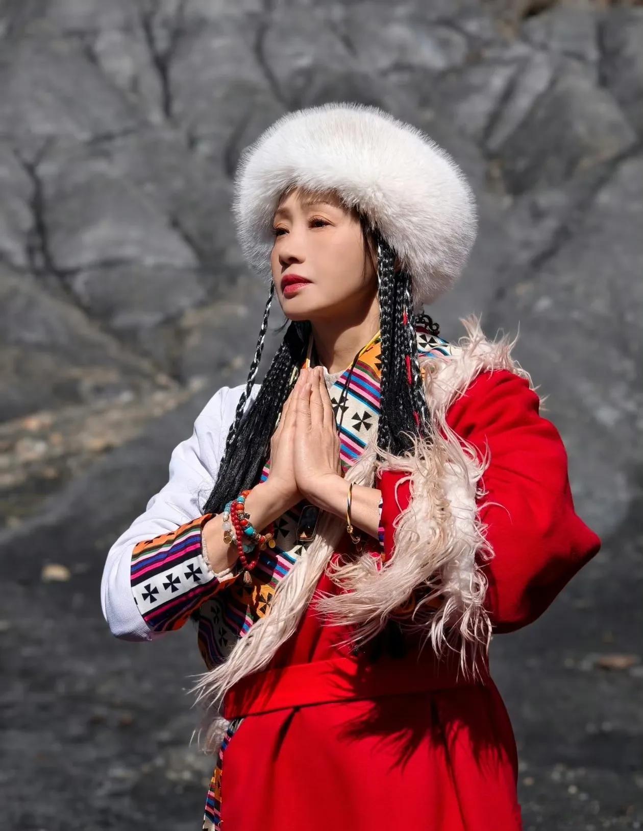 黄慧颐直接开怼：拿不出证据，你就是造谣！⏱完整时间线（恩怨重启）1. 1月14