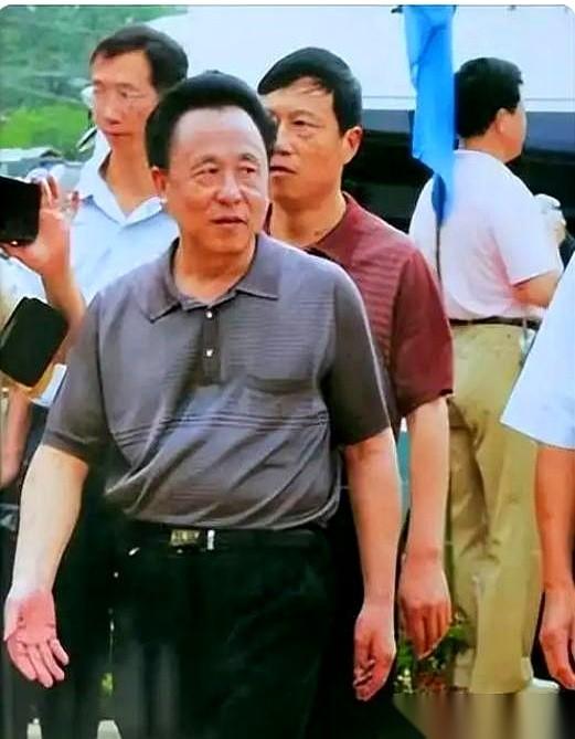 据相关媒体早年披露，湖南曾出过一桩跌破底线的旧案。一个七十多岁的老汉，明明背着