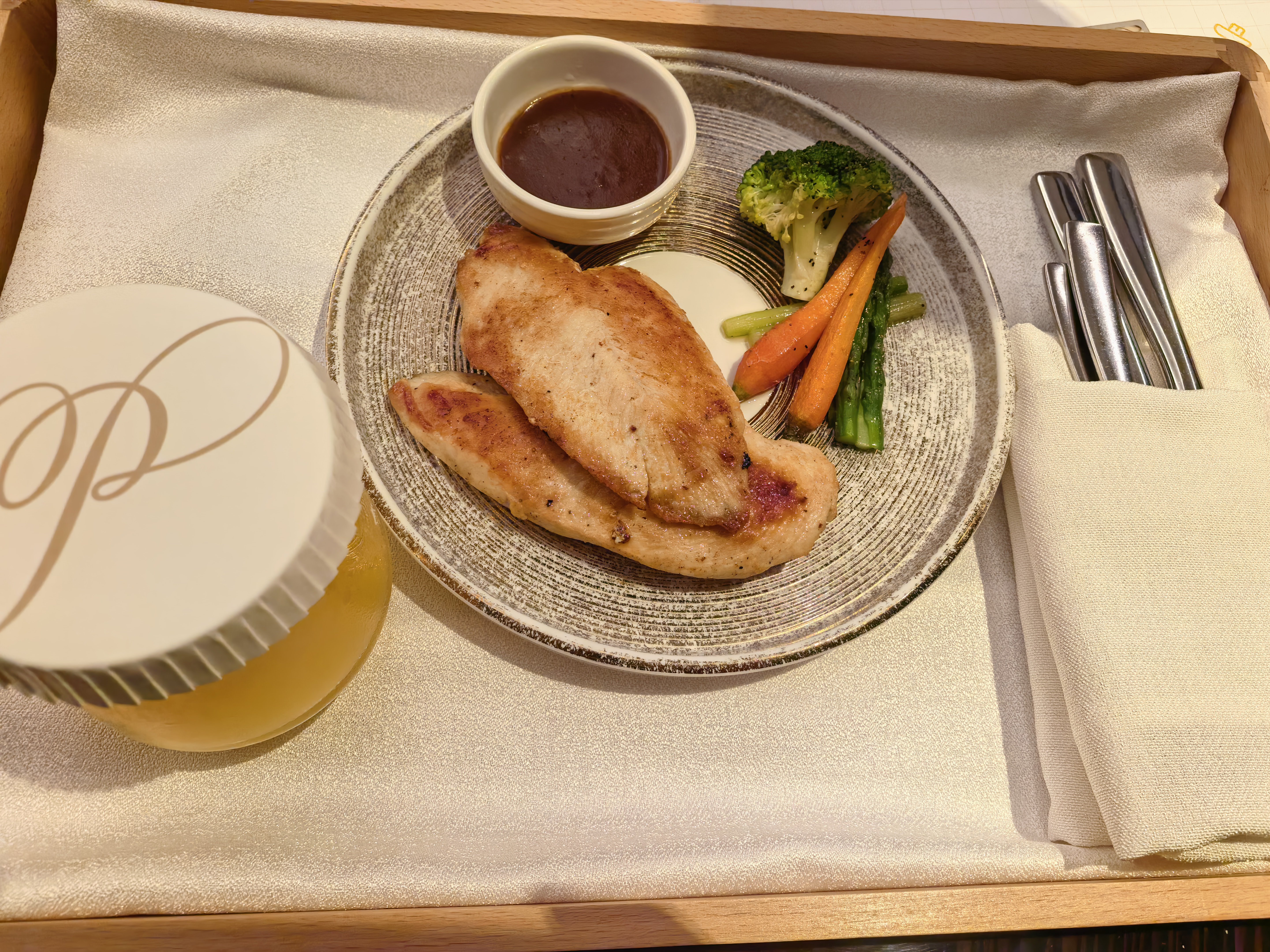到的太晚餐厅关了，夜宵看着也不错