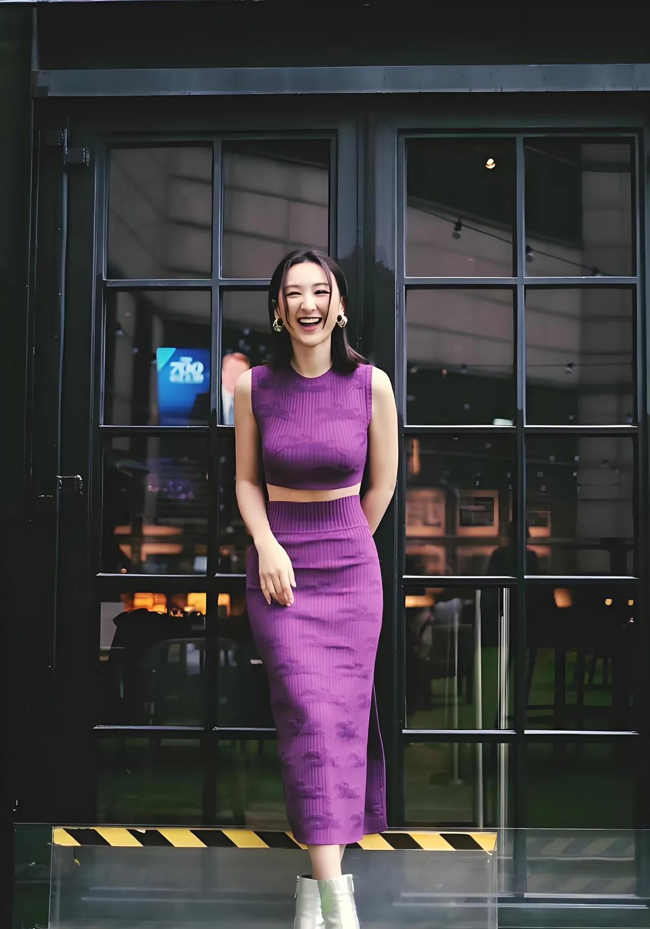 我们都被骗了！40岁身材出众知名女港星公开回应被富商包养传闻，真实情况令人咂舌！