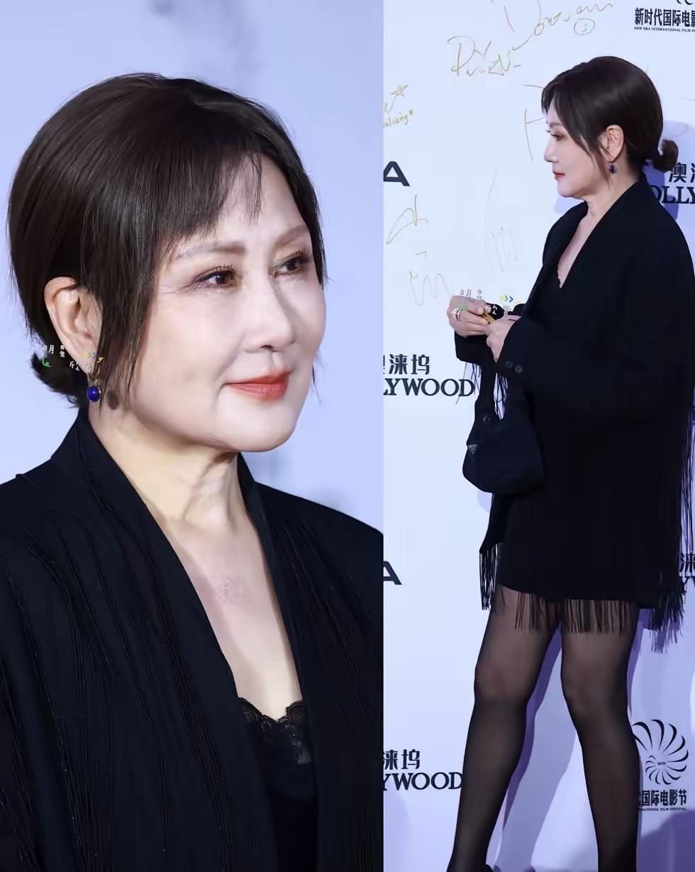 说张凯丽不服老有点恶心的人，其实很馋她这种打扮！都说年龄大的女明星要自然老去，别