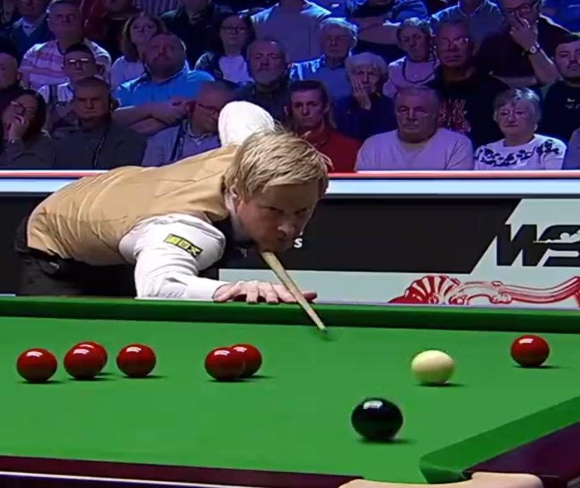 英锦赛八分之一决赛庞俊旭6：3胜马克威廉姆斯，尼尔罗伯逊6：1大胜吴宜泽。