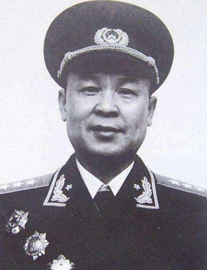 陈毅离开新四军，前往延安，当行至九旅驻地的时候，旅长韦国清十分热情接待陈毅，特意