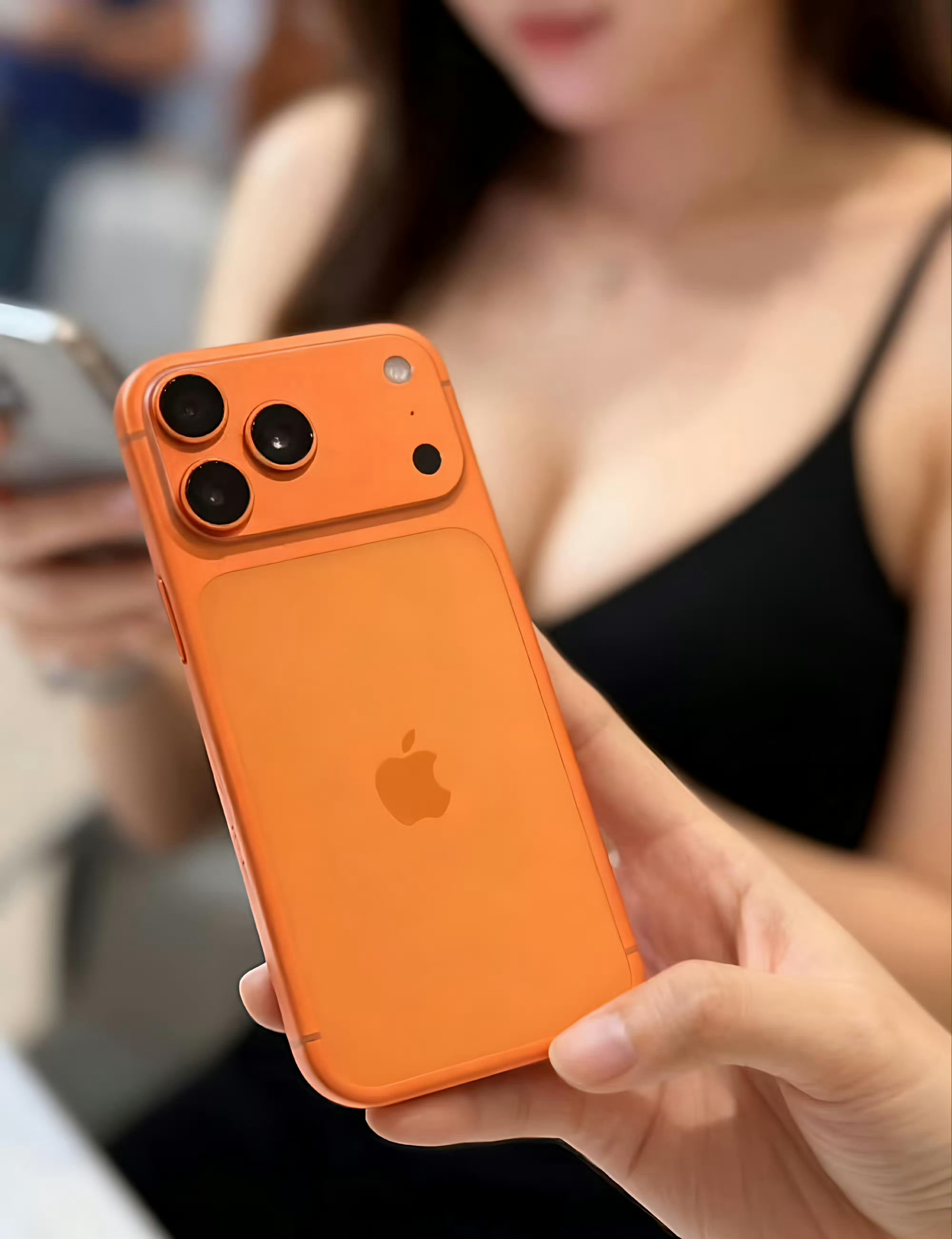 iPhone17ProMax橙色，一般人hold不住，你觉得呢？Apple