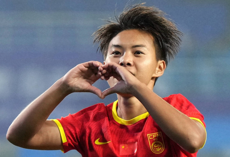 中国女足运动员10大金花一览；王霜30岁—身高1.65M，体重61KG；
