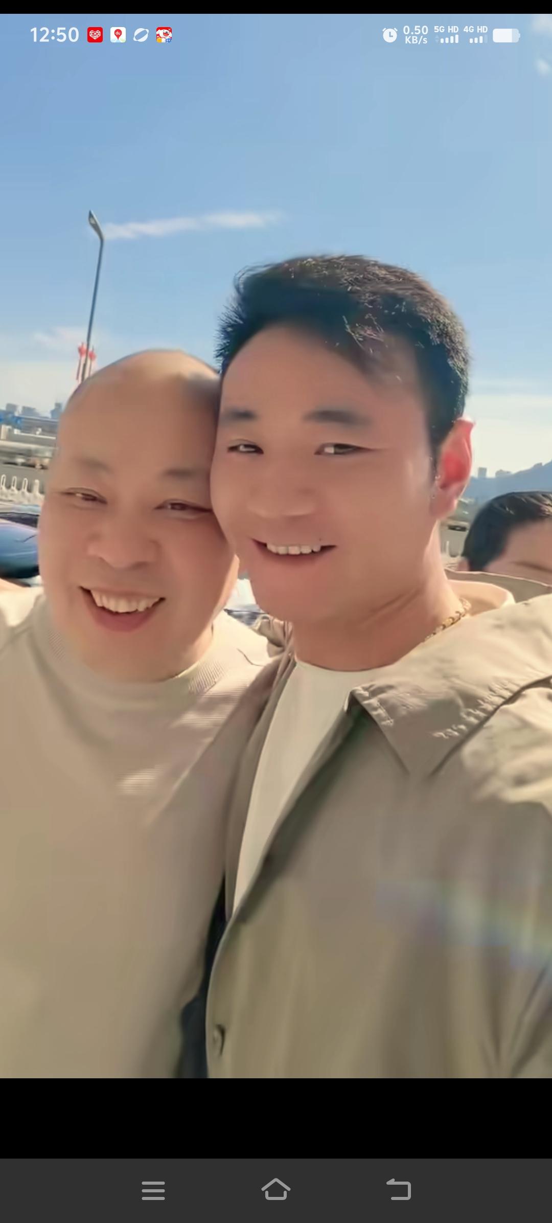 有人说厉怀远一家人刚结婚一年就经历了婚姻的挫折，一家人怎么能笑得出来，这就是个人