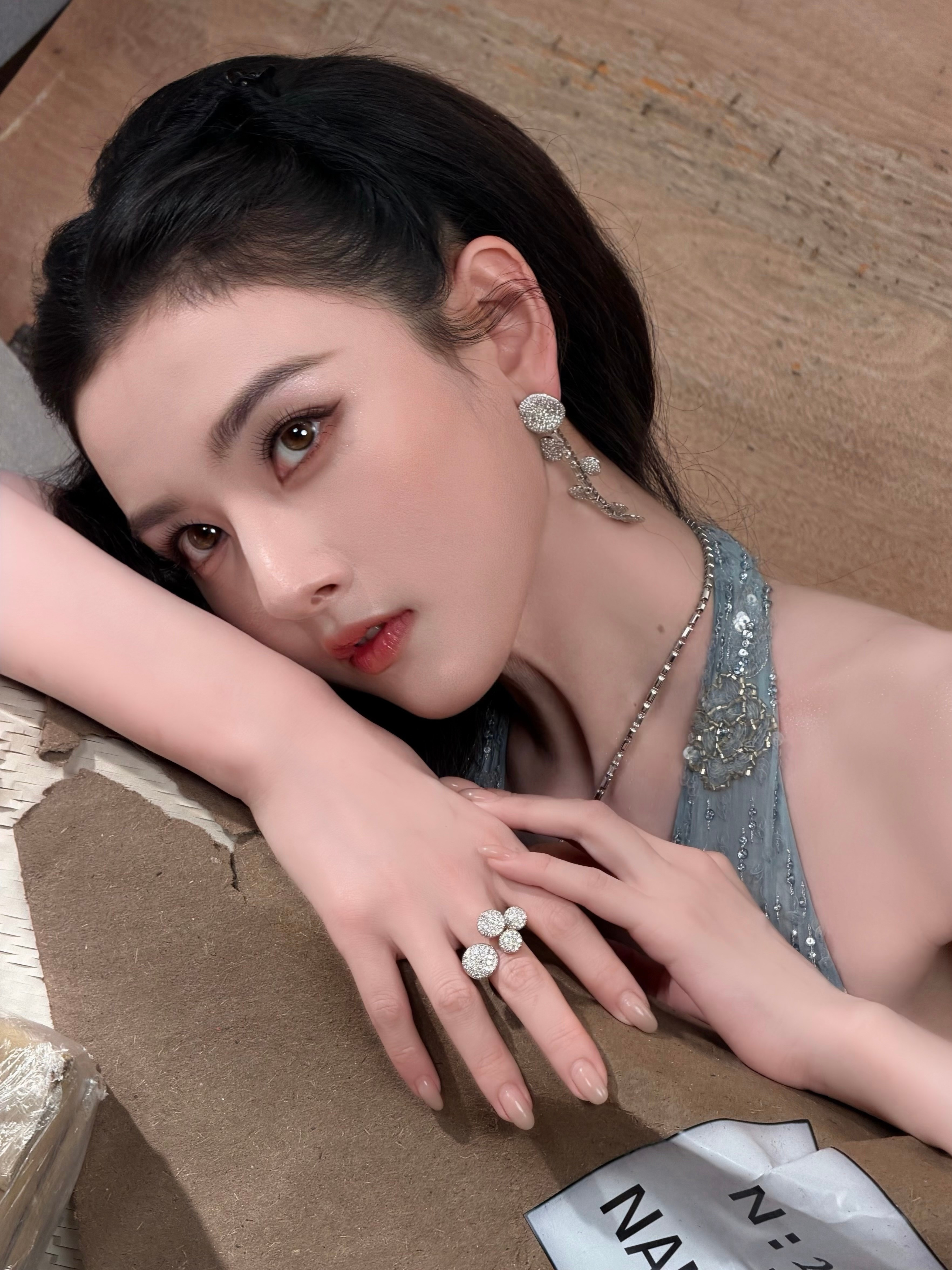 华天崎给宋祖儿孙凡清画的清冷妆好美啊