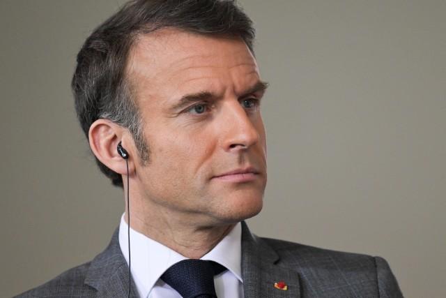 电话里，法国表态了！跟随东方大国 当地时间3月8日，法国总统马克龙先后给伊朗