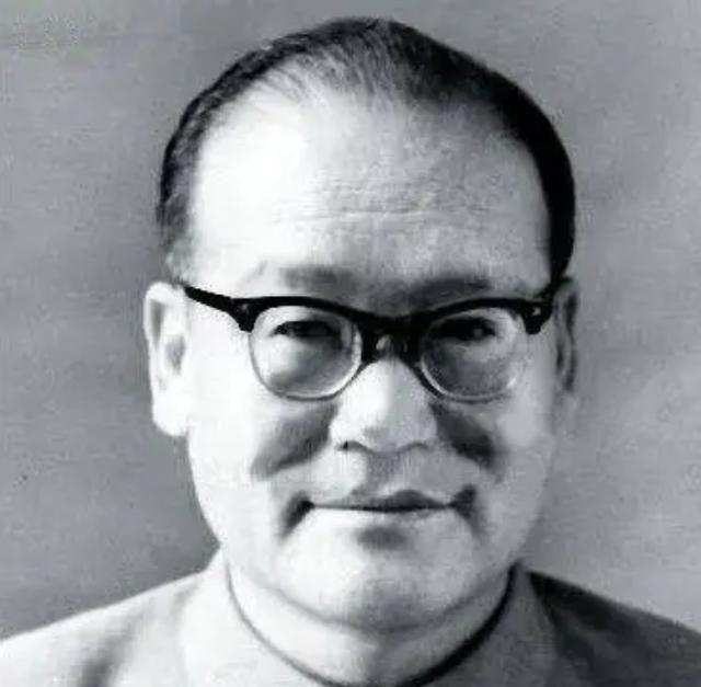 1988年纪登奎去世前，说了一句话：“我不行了，我要死了。”那天他刚吃过晚饭，在