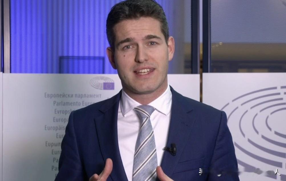 荷兰重拳出击，强行抢夺安世半导体中方股权！很多人以为，贝伦森抛出强硬绝招，能斩断