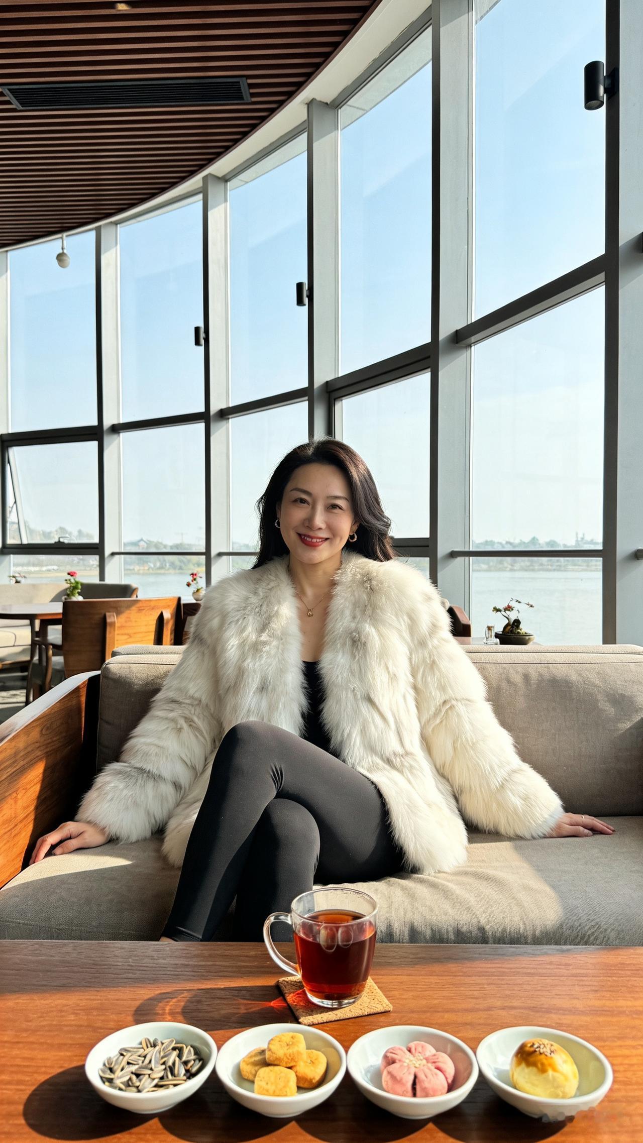 气质女神，年龄大了也漂亮。