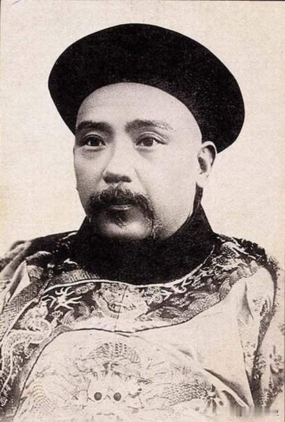 袁世凯篡国之前，其实很犹豫，真正促使他做出决定的，是“太子爷”袁克定的神操作。