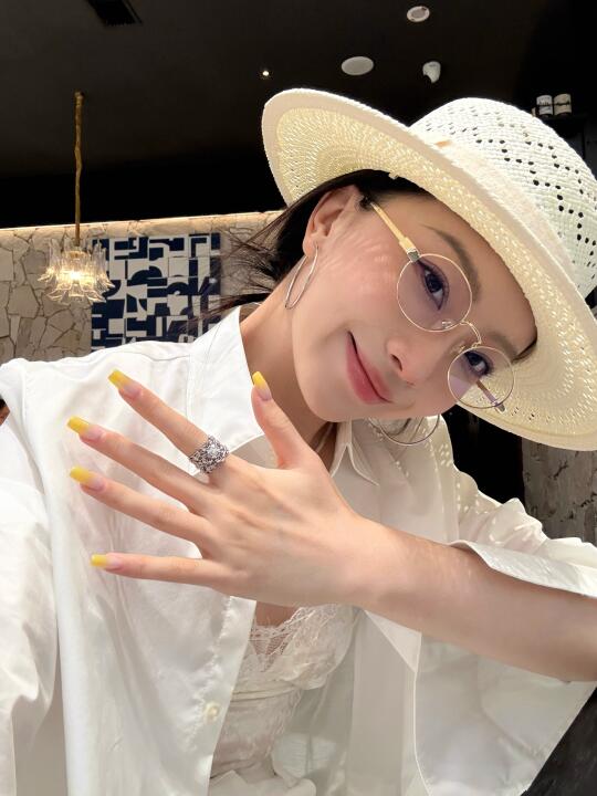 💅🏻这个黄色美甲也太显白了🍋好夏天💛