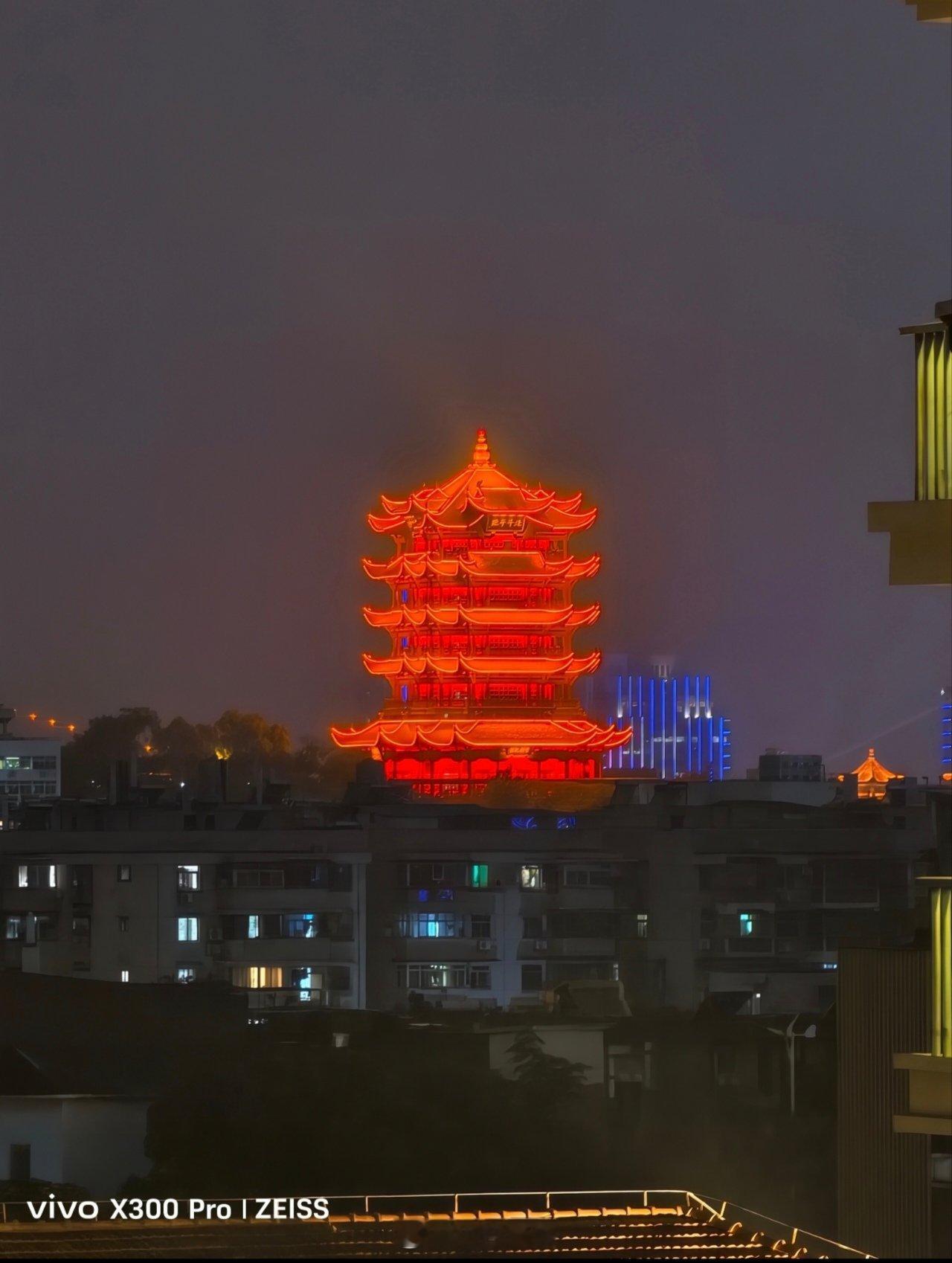 vivoX300Pro和荣耀Magic8Pro问题来了，塔身到底是什