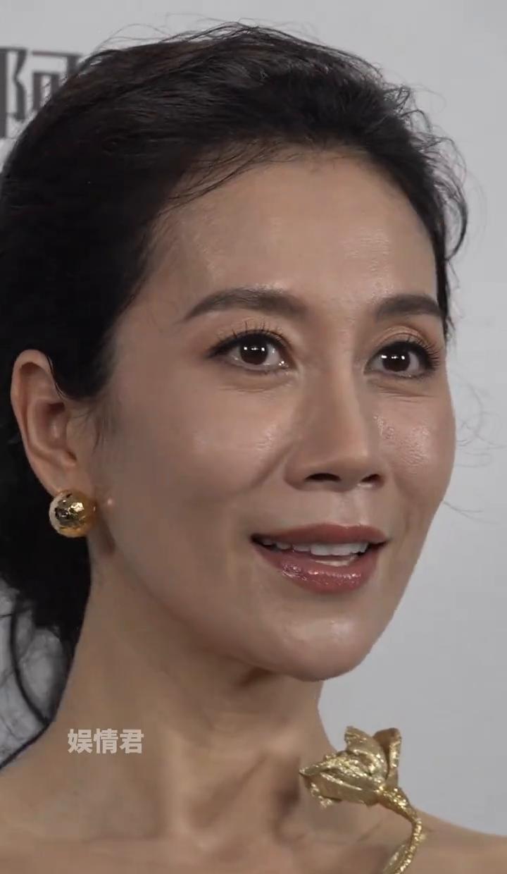 别再夸演员“淡泊名利”了。这个词正在毁掉他们的专业。最近几位演员的采访，透露