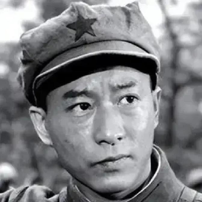 1938年，一个人带枪逃跑，被抓回来枪毙了。另一个人跟他一起跑，逃掉了，活到