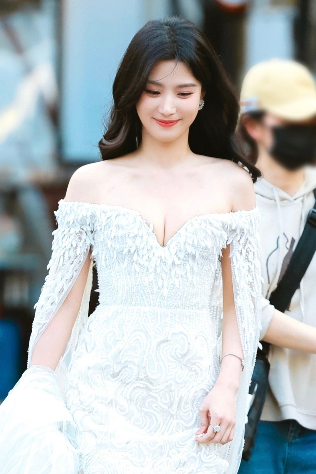 好美好真诚的卢昱晓