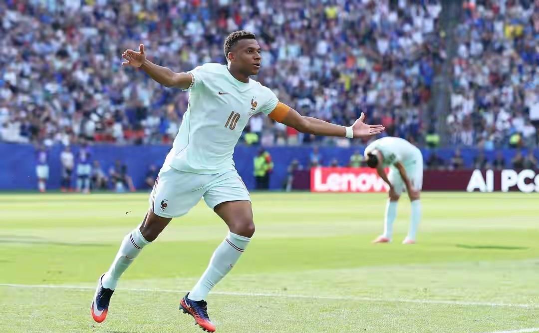法国2-0摩洛哥，轻松晋级四强，这三支球队开始有点担心了1、西班牙法国