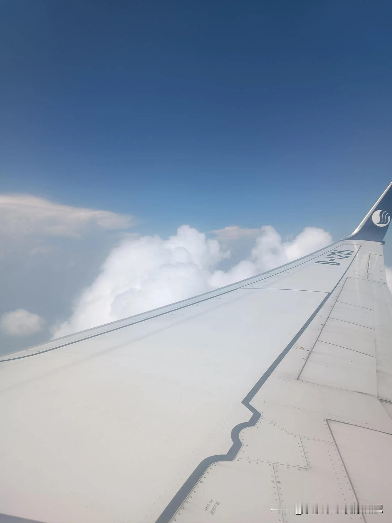 天空真是台晴朗了