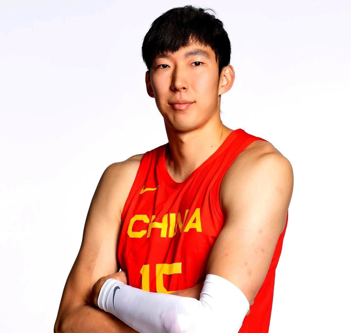 周琦+胡金秋，纸面上这是王炸啊。结果呢？就这么给打没了。大魔王自己干了19分