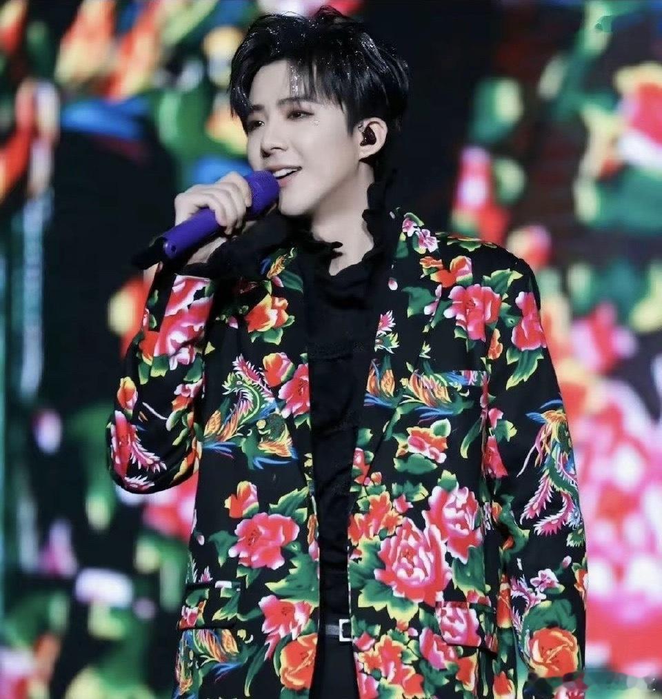 腾讯视频星光大赏摩登兄弟期待刘宇宁期待魏劭折腰海内外全爆老大走花路宁丝在，一直