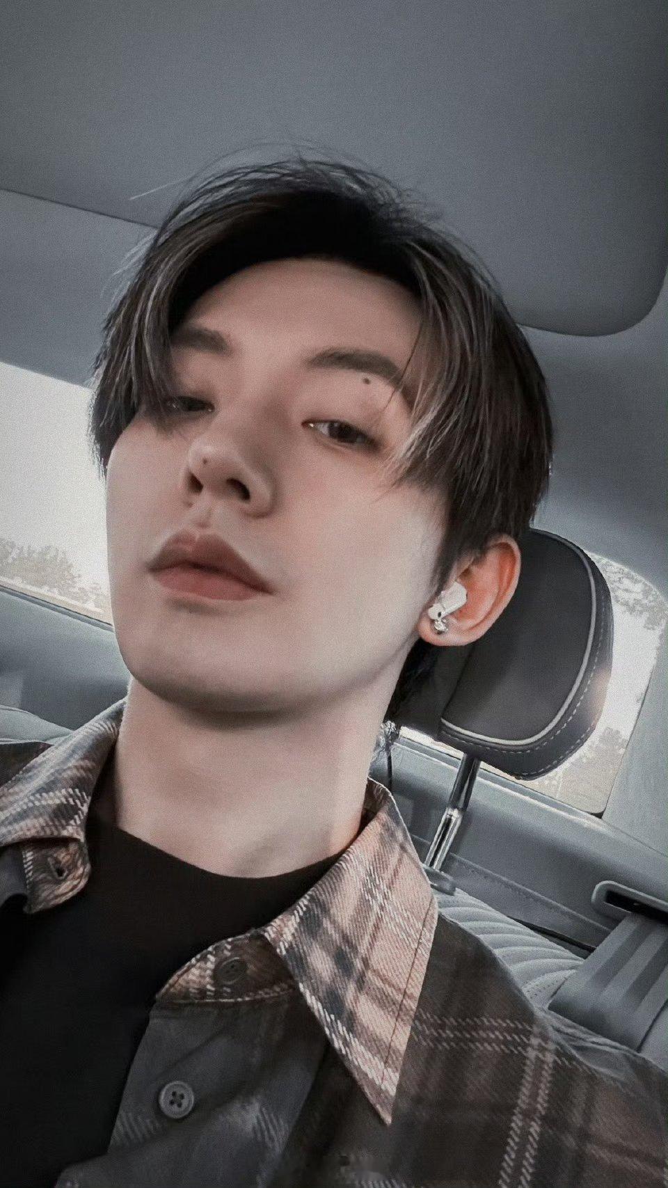 邓为自拍，赏心悦目。钻石姐姐幸福[比心]​​​