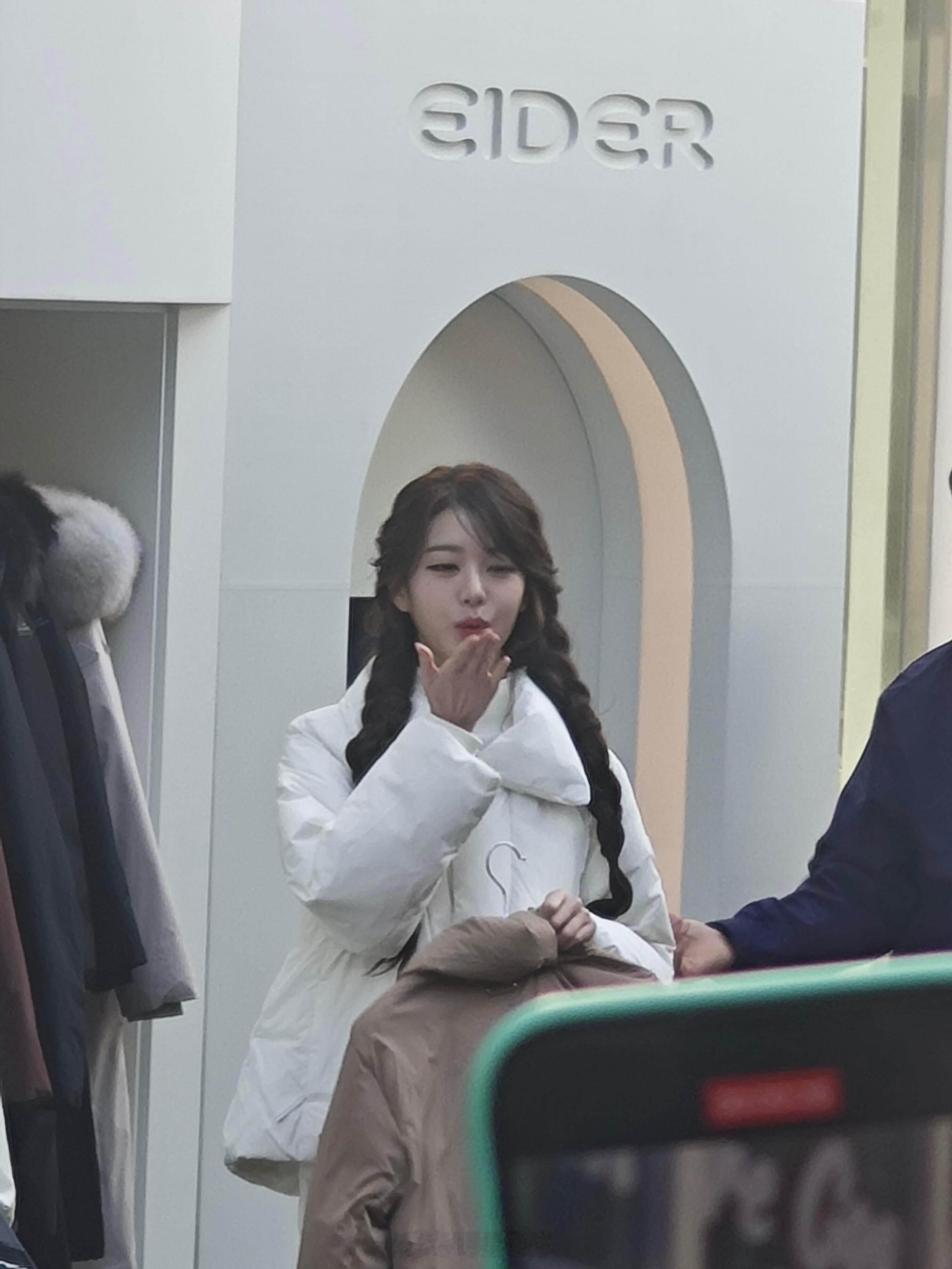 圣水遇见张元英卖羽绒服