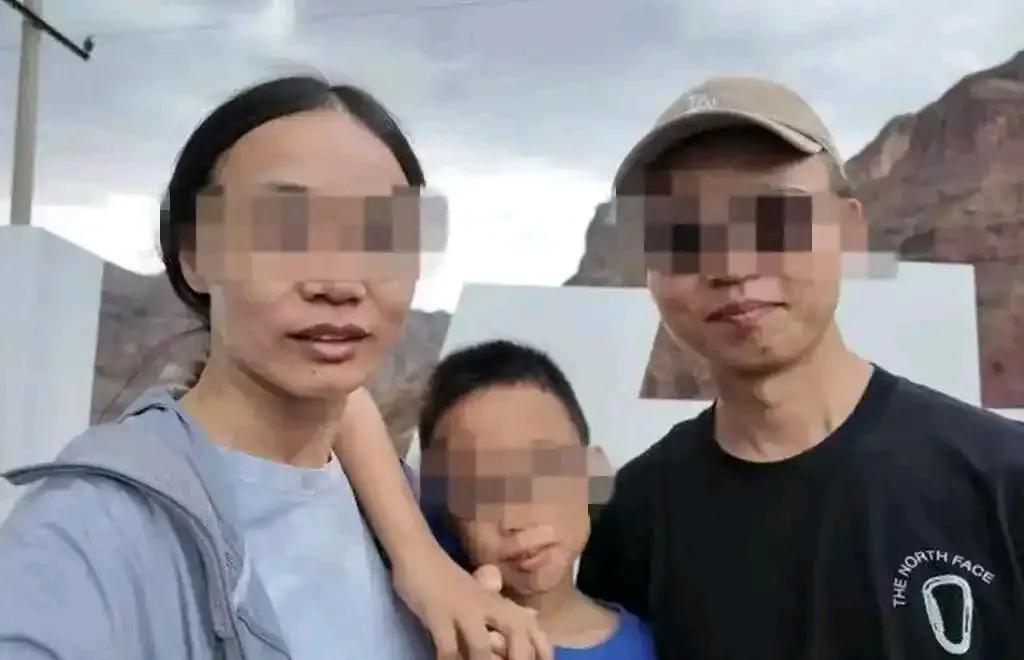 绝望的消息传来，新疆旅行遭遇洪水的母子遇难，一个家庭彻底破碎了。从照片看，夫妻