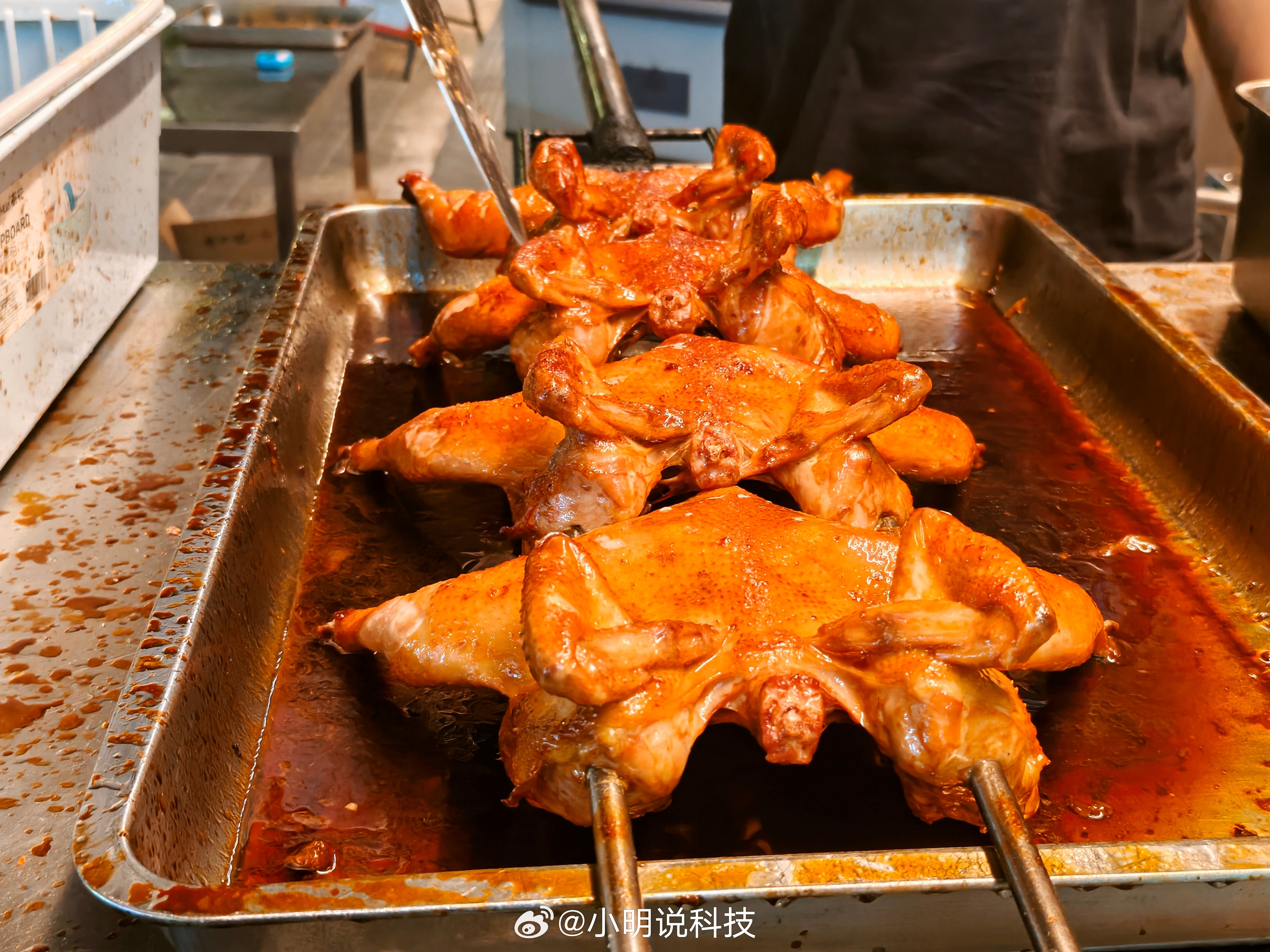 馋的大运烧鸡好久了，今天终于来吃了，鸡还没上桌，味道咋样还不知道，先不吹，吃完再