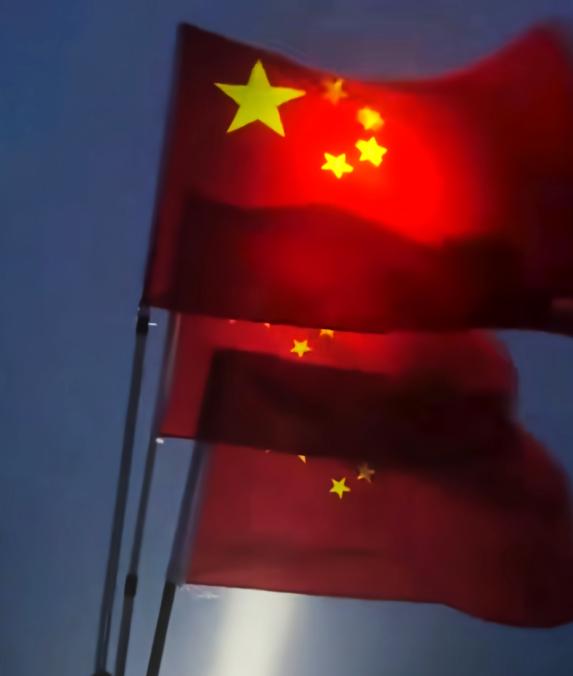 高度警惕！日本潜艇偷袭我海军舰队、攻击航空母舰，一旦得手恐影响军民士气！网友的担